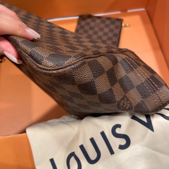 Authentic Louis Vuitton Neverfull GM Damier. - Picture 13 of 16